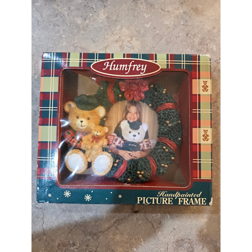 DanDee Humfrey the Bear Handpainted Christmas Wreath Picture Frame vintage